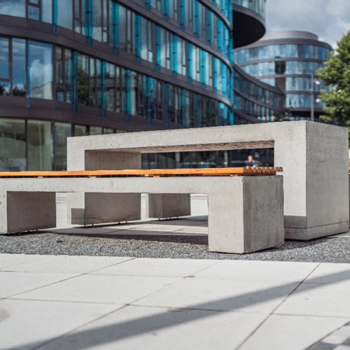 Betonový nábytek do exteriéru: Venkovní betonová lavička do parku s betonovým stolem z naší výroby