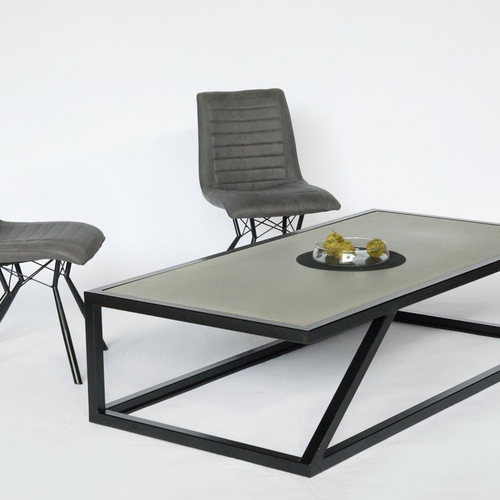 Betonový stůl: Stolek z betonu a kovu vhodný do obývacího pokoje 